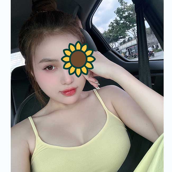 Khánh Linh - Mỹ nữ Phú Thủy thân hình bóc lửa