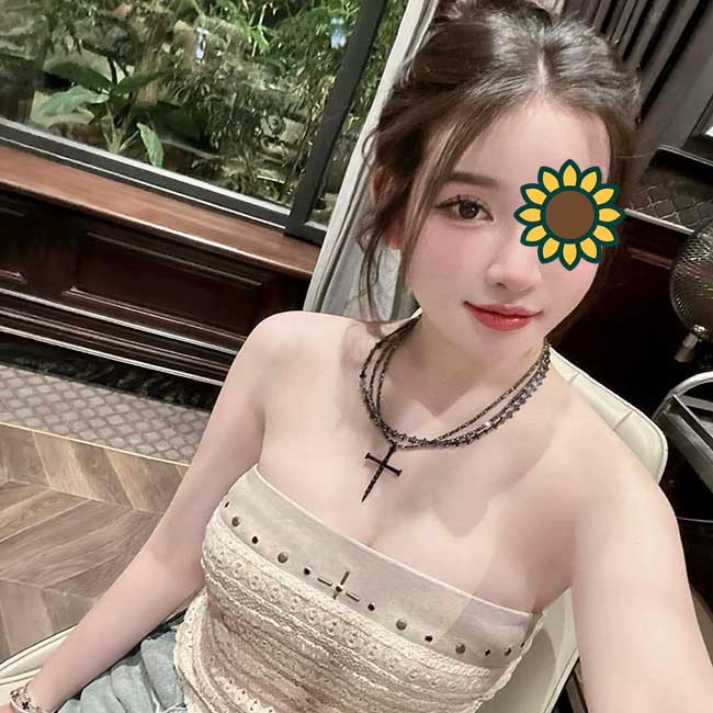 Lan Hương - Cô đào xinh tươi, quyến rũ tại Tiến Thành