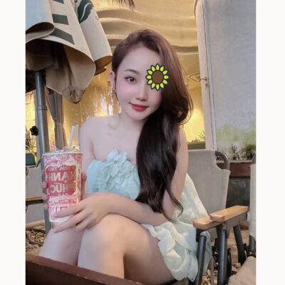 Ý Nhi - Hotgirl Xinh Đẹp, Thanh Lịch