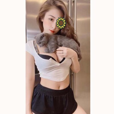 Lan Thy - Thiên thần Lạch Tray vú to tròn đàn hồi