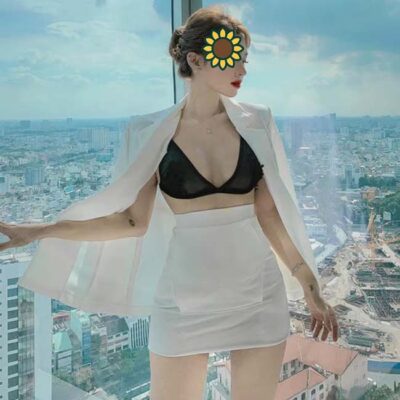 Ngọc Ánh - Mỹ nữ Hoa Lư eo thon, mông bự