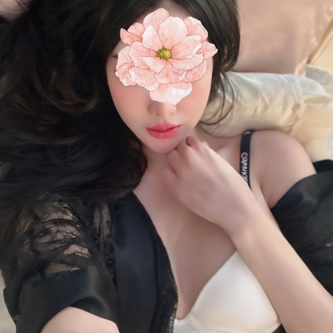 Hương Giang - Kỹ nữ Sơn Tiến trắng trẻo thơm tho