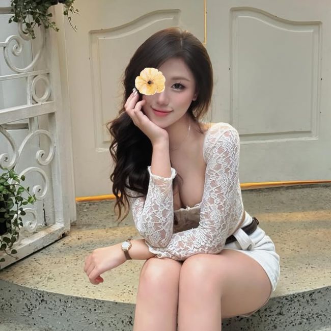 Yến Nhi - Mỹ nhân Từ Sơn trắng trẻo vú to dâm tình